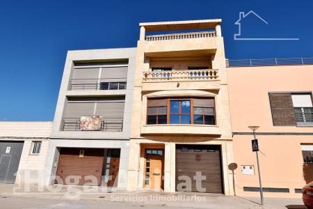 EDIFICIO SEMINUEVO CON GARAJE Y 4 TERRAZAS, 694 mt2, 6 habitaciones