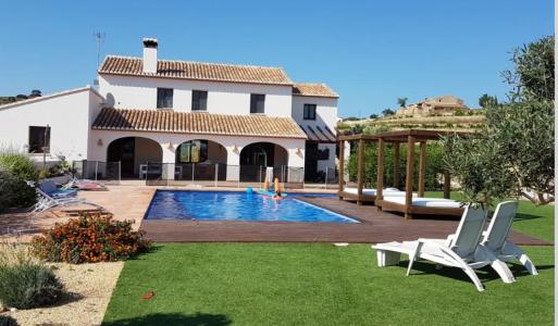 FINCA EN BENISSA CON ESPECTACULARES VISTAS AL CAMPO, 580 mt2, 8 habitaciones