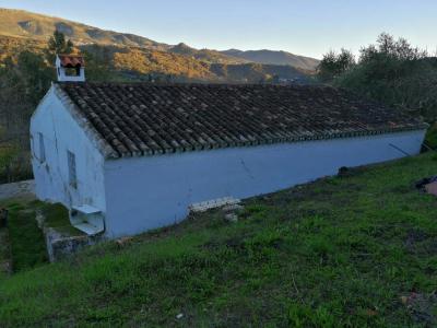 SE VENDE TERRENO CON CASA EN CORTES, 96 mt2, 3 habitaciones