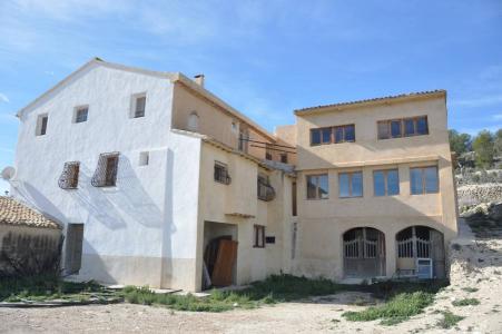 FINCA RUSTICA DE 30 HECTARIAS EN RELLEU, 700 mt2, 7 habitaciones