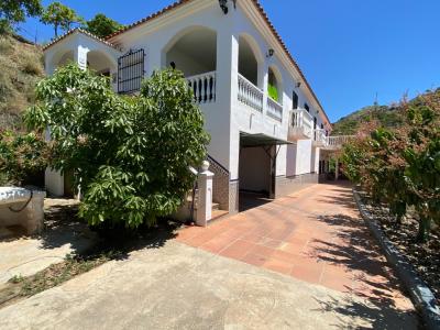 Fantástica finca ideal como explotació turistica con plantas de mangos y aguacates en La Viñuela, 494 mt2, 9 habitaciones