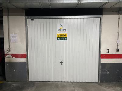 Se vende plaza de garaje cerrada en calle Tordo, 64 mt2