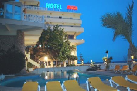 ELEGANTE HOTEL DE 50 DORMITORIOS EN LOS ACANTILADOS, A SOLO 15 MINUTOS DEL CENTRO DE TORREVIEJA., 5811 mt2, 50 habitaciones