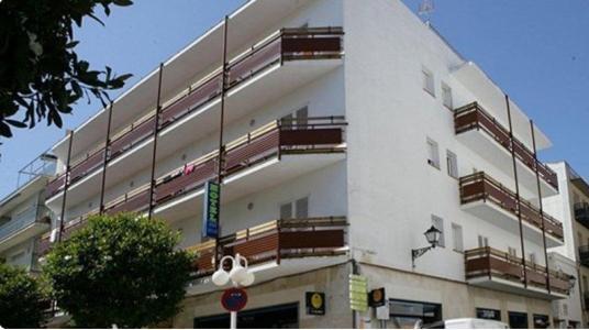 Hotel de 2* en Tossa de Mar, 363 mt2, 33 habitaciones