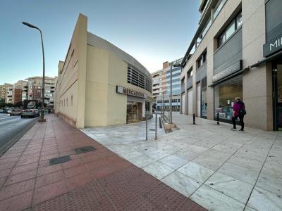 ¿Buscas un local en el centro de Almería, 238 mt2
