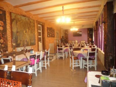 Se traspasa cafe-bar - restaurante en Argamasilla de Alba en perfecto estado por valor de 30.000., 200 mt2