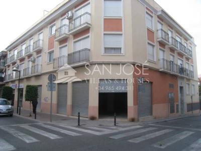 Inmobiliaria San Jose vende o alquila local comercial en Aspe, Alicante, Costa Blanca, 160 mt2