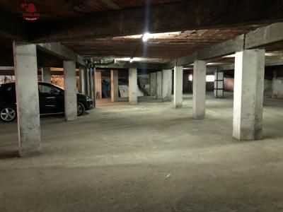 Espectacular almacen o garaje de 750m2 con aproximadamente 38 plazas de garaje, 772 mt2