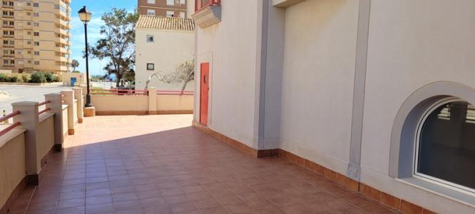 Local comercial en venta en la Manga del Mar Menor, 177 mt2