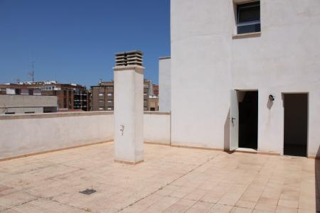 Terraza con posibilidad de poner apartamento modular, con local incluido en el precio., 140 mt2