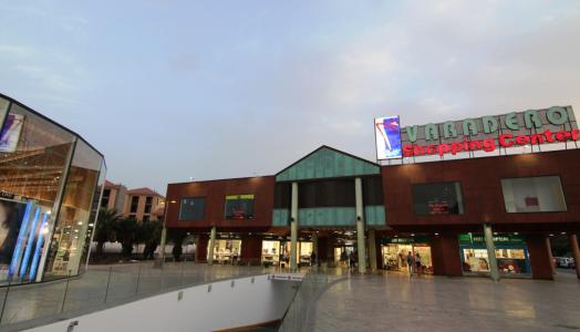 Local comercial con terraza en primera planta Centro Comercial VARADERO , Meloneras, 52 mt2