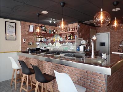 Traspaso Bar Restaurante con Vivienda en Sant Boi de Llobregat, 200 mt2