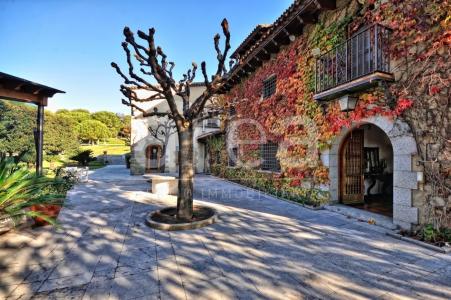 Espectacular masia tradicional catalana en un entorno natural privilegiado, 1509 mt2, 14 habitaciones