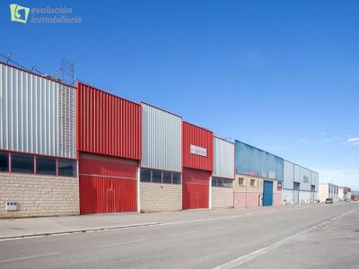 En Briviesca de Burgos, nave industrial de 850 m2 para reformar a la venta, 865 mt2