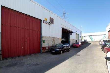Se vende nave industrial de 200m2 en el Polígono Industrial “Los Perales” en Sevilla La Nueva, 200 mt2