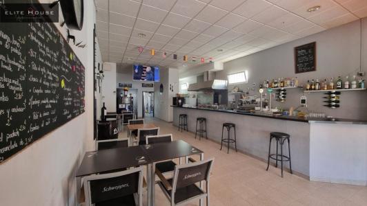 oportunidad de negocio en Playa honda, traspaso de bar cafetería con terraza, 93 mt2