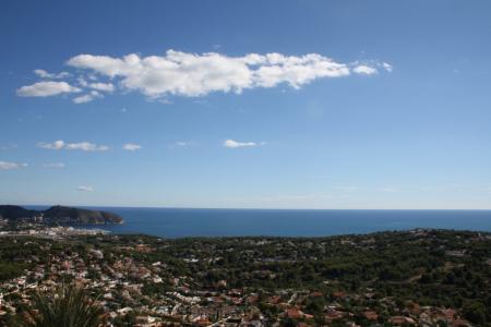 Parcela con vistas al mar en Moraira - Benimeit