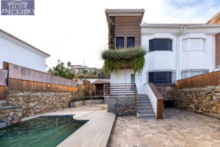 Venta de casa pareada con piscina y calidades de lujo en Jun (Granada), 181 mt2, 3 habitaciones