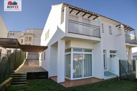 Casas modernas en venta cerca del Puerto de La Duquesa, 180 mt2, 3 habitaciones