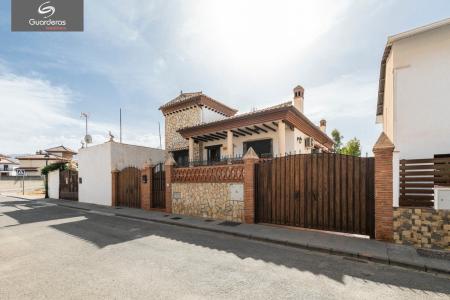 Espectacular casa en Ogijares, Bajo + Sotano, 304 mt2, 5 habitaciones