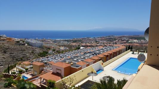 Costa Adeje 2 habitaciones con terraza de 20 m2 con vistas al mar. Plaza garaje, 70 mt2, 2 habitaciones