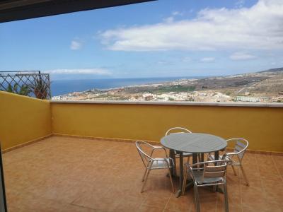 Costa Adeje 2 habitaciones con terraza de 40 m2 con vistas al mar. Plaza garaje, 70 mt2, 2 habitaciones