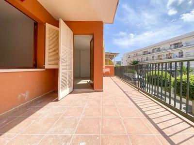 Amplio piso con terrazas a pocos metros de la playa. Port d'Alcúdia., 129 mt2, 3 habitaciones
