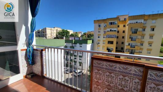 Piso de 3 dormitorios, con estancias amplias, balcón exterior y bloque con ascensor, Urb. Averroes, 78 mt2, 3 habitaciones