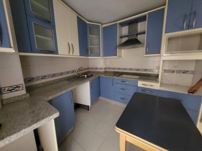 Se vende piso en el centro de Algeciras con 4 habitaciones., 104 mt2, 4 habitaciones