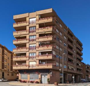 EXCELENTE PISO DE 4 HABITACIONES EN ALMENAR CON PLAZA DE PARQUING Y TRASTERO, 131 mt2, 4 habitaciones