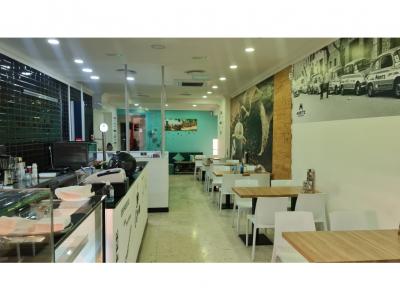 Traspaso de Bar- Cafetería en calle principal de Badalona, 270 mt2