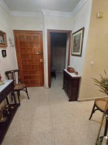 PISO CON GRAN BALCON PROCESIONAL, 110 mt2, 4 habitaciones