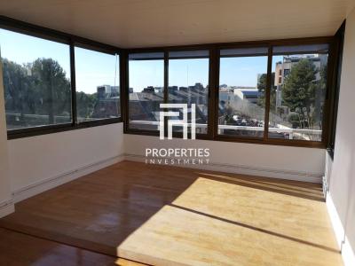Oportunidad piso exclusivo con apartamento independiente y parking cerca del Monasterio de Pedralbes, 295 mt2, 4 habitaciones