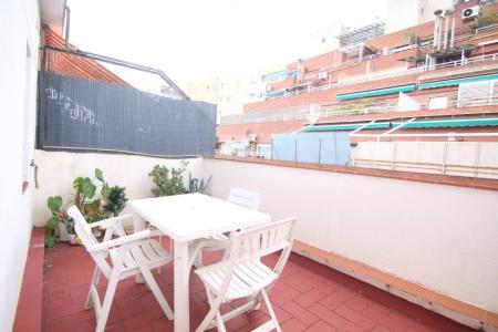 Ático de dos dormitorios y terraza , listo para entrar a vivir , barrio céntrico de Gracia - El Coll, 52 mt2, 2 habitaciones