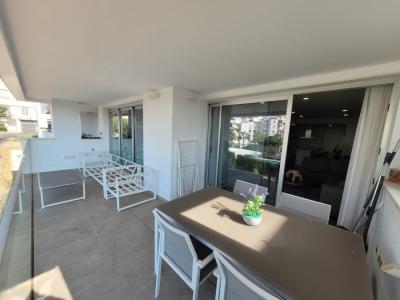 Esta hermosa propiedad nueva en segunda línea de playa se encuentra en Torrequebrada, 80 mt2, 2 habitaciones