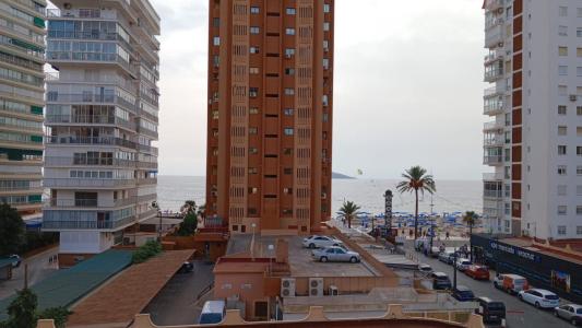 Amplio piso con 3 dormitorios y vistas al mar a unos pasos de playa Levante., 110 mt2, 3 habitaciones