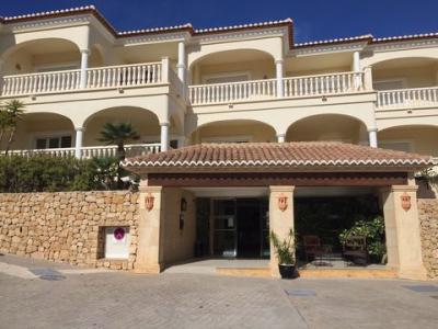 Apartamento de 2 dormitorios en Benissa Costa, con piscina comunitaria y bonitas vistas abiertas, a solo 1 km de la playa., 85 mt2, 1 habitaciones