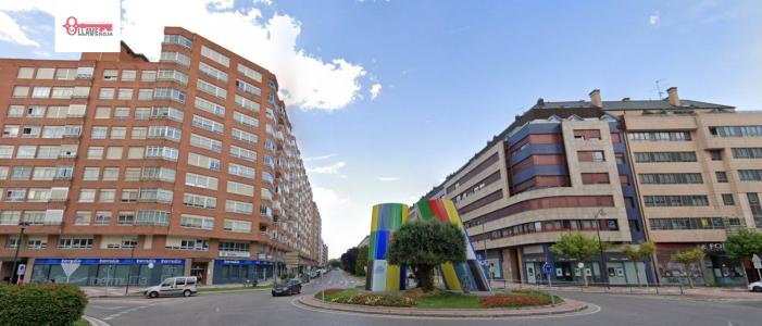 En Burgos. Se vende piso en Avda. Paz de cuatro dormitorios, garaje, orientación sur, 145 mt2, 4 habitaciones