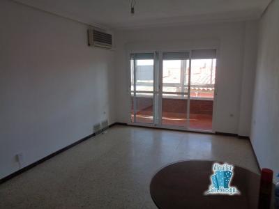 Se VENDE piso en zona OBISPO GALARZA, 100 mt2, 3 habitaciones
