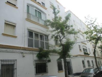 Piso  de 3 dormitorios y ascensor en Cádiz bien situado cerca de San Felipe y Juan Carlos I., 69 mt2, 3 habitaciones