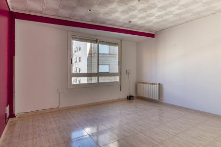 PISO SEMIREFORMADO CON CUATRO DORMITORIOS EN CASTELLÓN, 97 mt2, 4 habitaciones