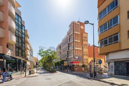 MAGNIFICO PISO EN EL CENTRO DE EL EJIDO (FRENTE AYUNTAMIENTO), 158 mt2, 3 habitaciones