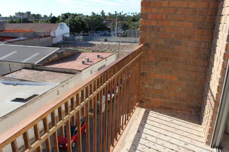 Piso con ascensor en altabix con balcón y vistas a la zona sur de Elche, 100 mt2, 3 habitaciones