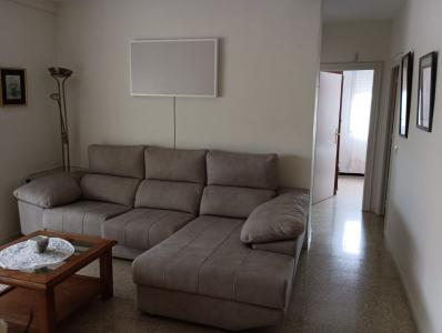 Vivienda de 3 dormitorios situada en el centro de Estepona y junto a todos los servicios., 105 mt2, 3 habitaciones