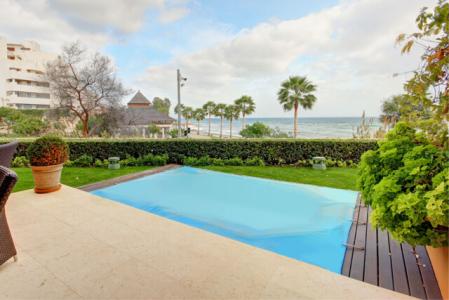 Luxury Front-line Beach 3-bedroom Apartment For Sale In Los Granados Del Mar, Estepona, 230 mt2, 3 habitaciones