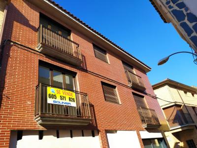 Se vende piso seminuevo 2 dormitorios en Fuentes de Ebro. Trastero incluido, 66 mt2, 2 habitaciones