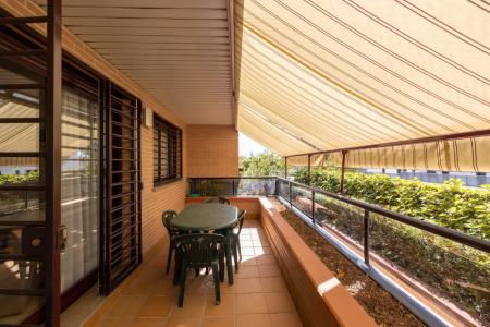 Piso dos dormitorios, dos terraza y plaza de garaje en Parque Almunia, 80 mt2, 2 habitaciones