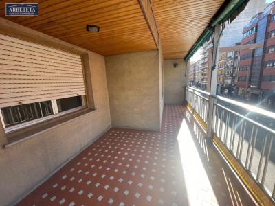 Se vende piso de cuatro dormitorios en la zona del Amparo, Guadalajara., 128 mt2, 4 habitaciones