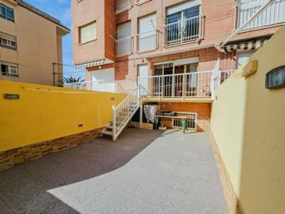 Apartamento espacioso en la planta baja en la ciudad de Guardamar del Segura - QC6278