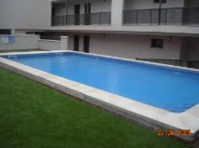 Piso amueblado con piscina cerca de las playas y puerto deportivo, 50 mt2, 2 habitaciones